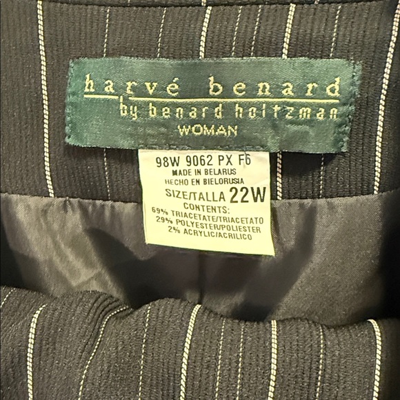 Harve Bernard Black Pinstripe Womens Suit - Picture 6 of 8